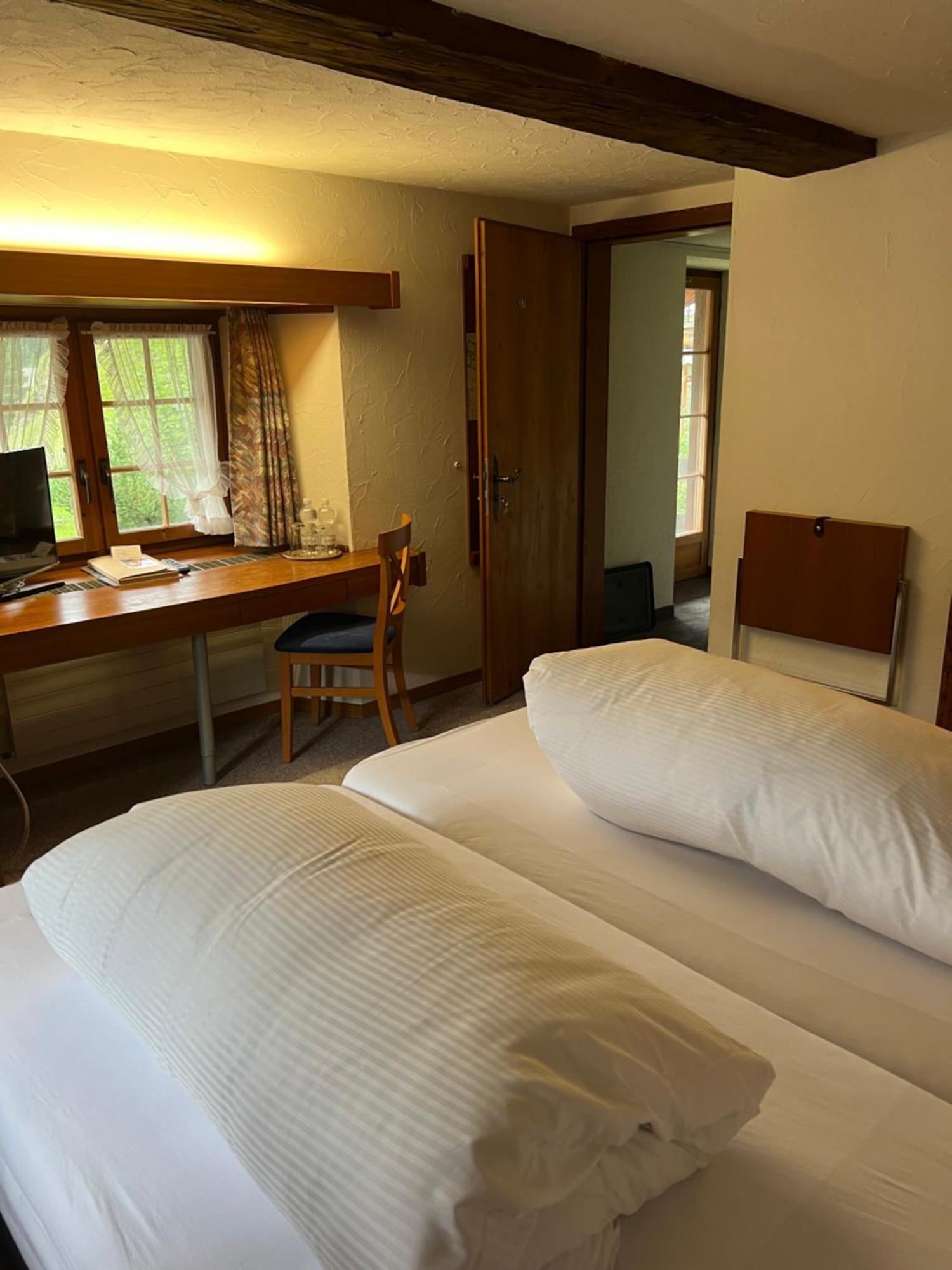 Hotel Piz Tambo สปลูเกิน ภายนอก รูปภาพ